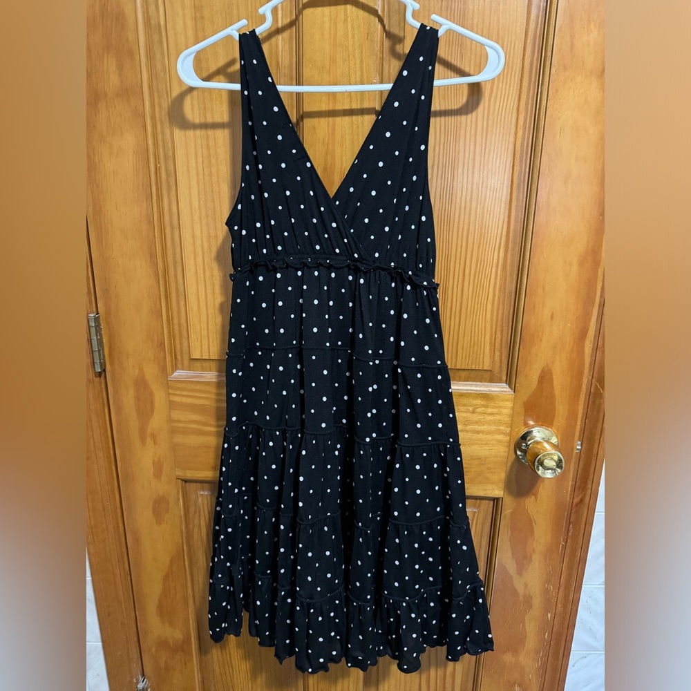 Ladies petite large black and white Polk dot dress